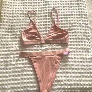 Lounge bikini in the sweetest pink.